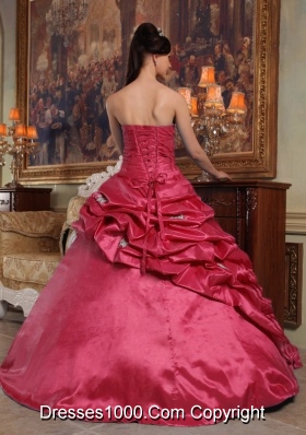 Sweet Red Puffy Sweetheart Beading and Pick-ups 2014 Quinceanera Dresses