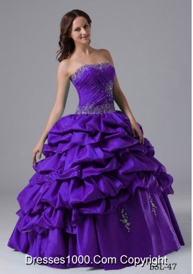 2014 Ball Gown Pick-ups Purple Sweet 15 Dresses with Beading
