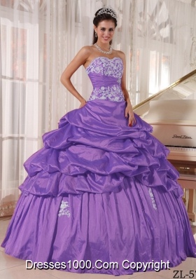 Purple Ball Gown Strapless Organza Quinceanera Gowns with Appliques