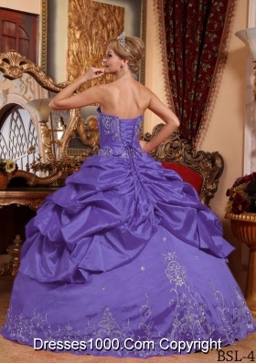 Purple Sweetheart Taffeta Quinceanera Dresses with Embroidery and Pick-ups