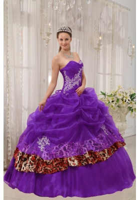Modern Purple Sweetheart Zebra Appliques Quinceanera Gowns with Pick-ups