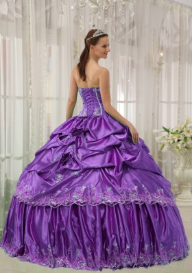 Strapless Taffeta Flowers and Applique for Purple Quinceanera Gown