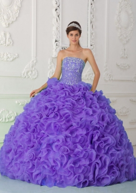 Strapless Organza Purple Quinceanera Gowns with Beading and Ruffles
