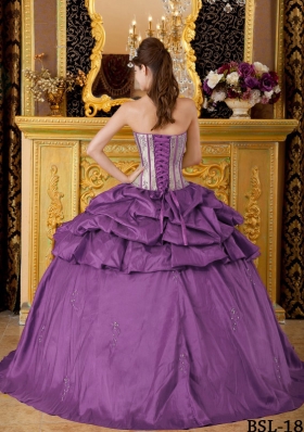 Strapless Appliques Purple Quinceanera Gown Dresses wirh Pick-ups