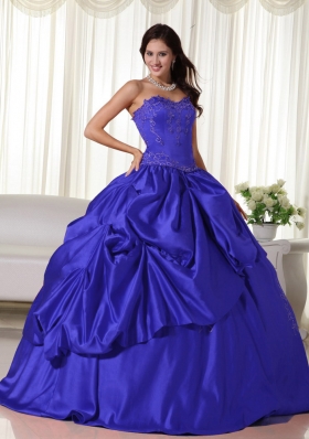 Exquisite Ball Gown Sweetheart Embroidery Quinceanera Dress with Pick-ups