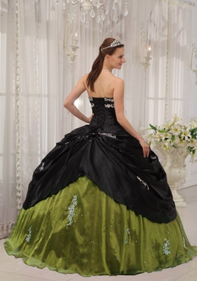 Black and Olive Green Organza Quinceanera Dresses with Apppliques and Flowers