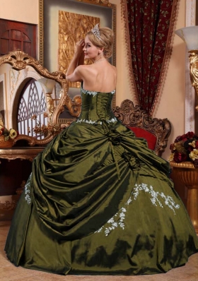 Olive Green Sweetheart Sweet 15 Dresses with Appliques and Pick-ups