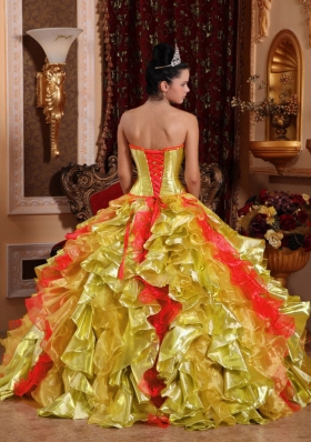 2014 Ball Gown Strapless Ruffles Organza Embroidery Gold Quinceanera Dresses