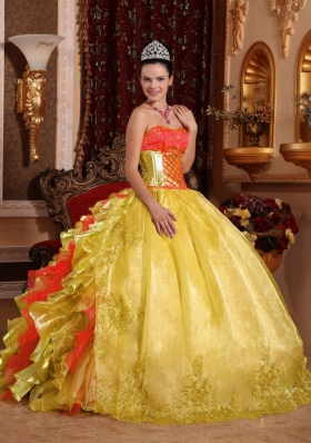 2014 Ball Gown Strapless Ruffles Organza Embroidery Gold Quinceanera Dresses