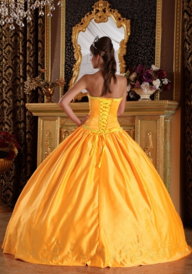 2014 Discount Golden Puffy Strapless Embroidery Quinceanera Dress with Bow