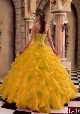 2014 Gold Puffy Sweetheart Ruffles Organza Quinceanera Dress with Beading