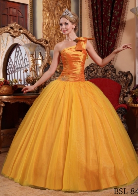 2014 Golden Puffy One Shoulder Beading Quinceanera Dress with Bow