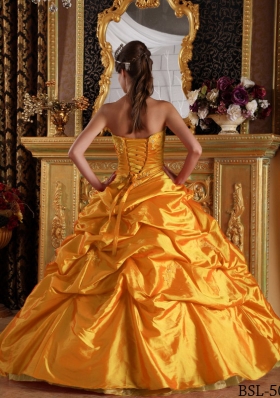 2014 Gorgeous Gold Puffy Sweetheart Appliques Quinceanera Dress with Pick-ups