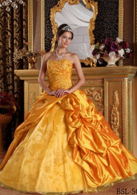 2014 Gorgeous Gold Puffy Sweetheart Appliques Quinceanera Dress with Pick-ups