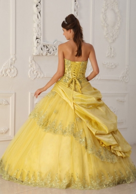 2014 Yellow Princess Sweetheart Beading Quinceanera Dress with Lace