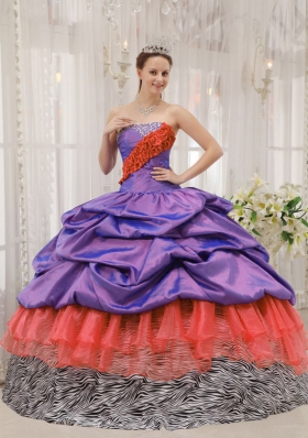 2014 Exclusive Puffy Strapless Beading Quinceanera Dresss with Pick-ups