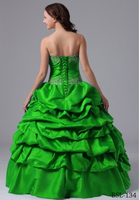 2014 Popular Puffy Pick-ups Quinceanera Dress with Beading and Pick-ups