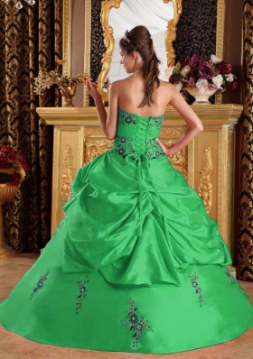 2014 New Style Green Puffy Strapless Embroidery Quinceanera Dress with Hand Made Flower