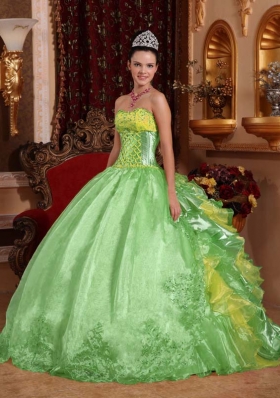 Popular Green Puffy Strapless for 2014 Embroidery Quinceanera Dress with Ruffles