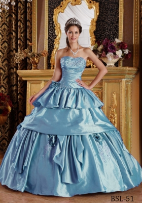 2014 Pretty Light Blue Puffy Strapless Beading Quinceanera Dresses with Appliques