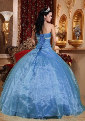 2014 Pretty Light Blue Puffy V-neck Beading Quinceanera Dresses