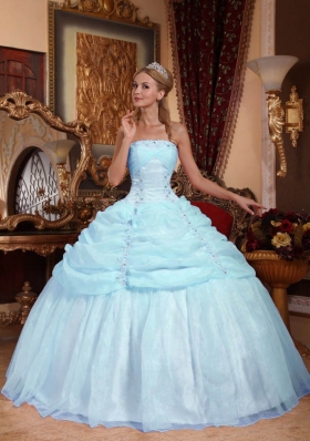 Affordable Puffy Strapless Appliques 2014 Quinceanera Dresses with Pick-ups
