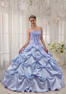 2014 Exclusive Strapless Appliques Quinceanera Dresses with Pick-ups