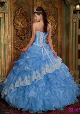 2014 Pretty Puffy Strapless Lace Appliques Quinceanera Dresses with Ruffles