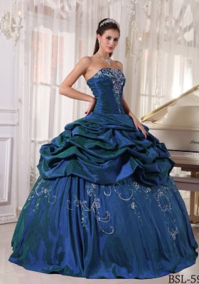 2014 Puffy Embroidery With Beading Quinceanera Gowns with Strapless
