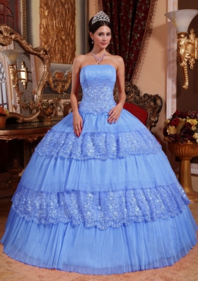 Cheap Puffy Strapless 2014 Lace Appliques Quinceanera Dresses with Ruffled Layers