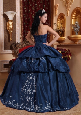 Cheap Ball Gown Sweetheart Embroidery Quinceanera Dresses in Navy Blue