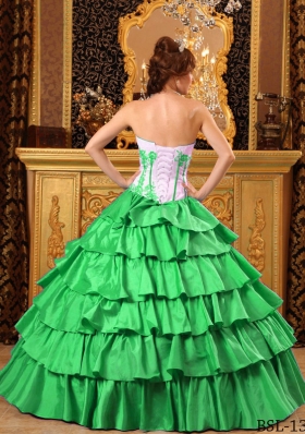 2014 Green Puffy Sweetheart Embroidery Quinceanera Dress with Layers