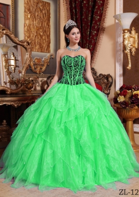 2014 Spring Green Puffy Sweetheart Embroidery and Beading Quinceanera Dress with Ruffles