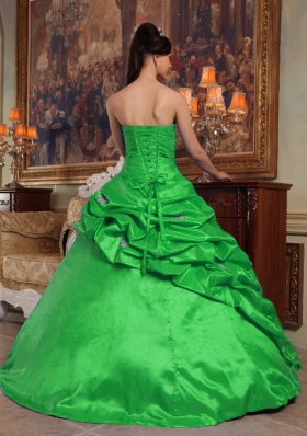 2014 The Most Popular Sweetheart with Pick-ups and Beading for Green Quinceanera Dress