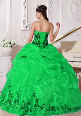 Elegant Puffy for 2014 Green Quinceanera Dress with Appliques