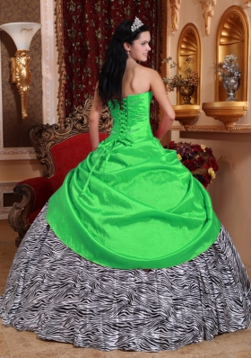 Puffy Sweetheart with Hand Made Flower and Beading Decorate for 2014 Green Quinceanera Dress