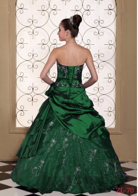 2014 Exclusive Strapless Quinceanera Dresses With Embroidery