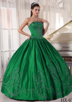 2014 Spring Elegant Strapless Quinceanera Dresses with Embroidery