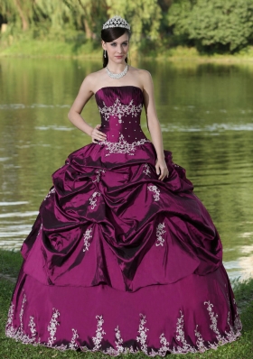 New Style Quinceanera Dress Party Wear With Appliques Decorate