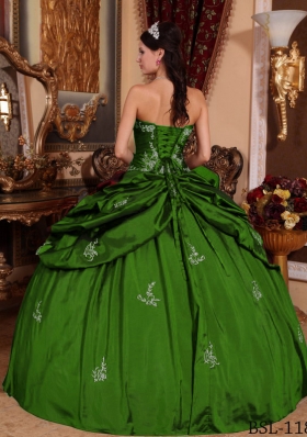 Cheap Ball Gown Sweetheart Dark Green Quinceanera Dresses with Appliques