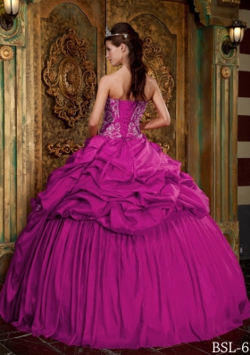 New Fuchsia Sweetheart Appliques Decorate Bodice Quinceanera Gowns