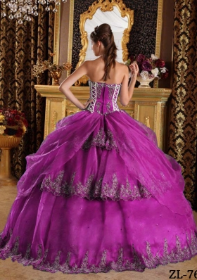 Sweetheart Fuchsia Organza Appliques Decorate Dresses For a Quinceanera