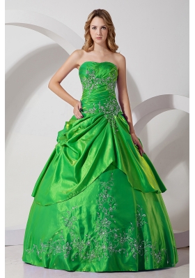 Green Taffeta Princess Strapless Quinceanera Dresses with  Embroidery