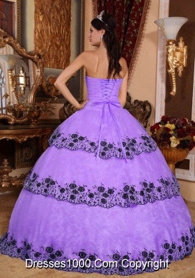 Ball Gown Strapless Organza Lilac Quinceanera Gown with Appliques