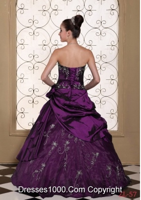 Exclusive 2014 Strapless Quinceanera Dress With Embroidery