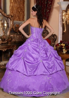 Lilac Ball Gown Strapless Organza Quinceanera Gown Dresses with Appliques and Embrodery