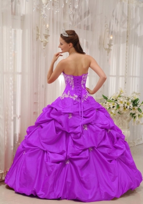 New Style Sweetheart Taffeta Appliques Sweet 15 Dresses with Pick-ups