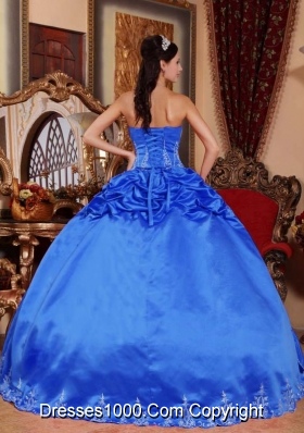 2014 Embroidery Quinceanera Dress in Blue Puffy Strapless