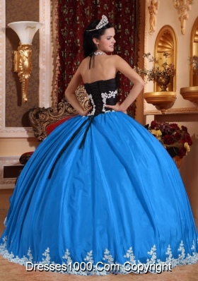 2014 Exquisite Baby Blue Puffy V-neck Appliques Quinceanera Dress with Ruffles