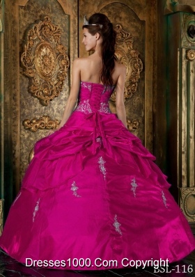 Sweetheart Taffeta Appliques Decorate Quinceanera Dress in Fuchsia